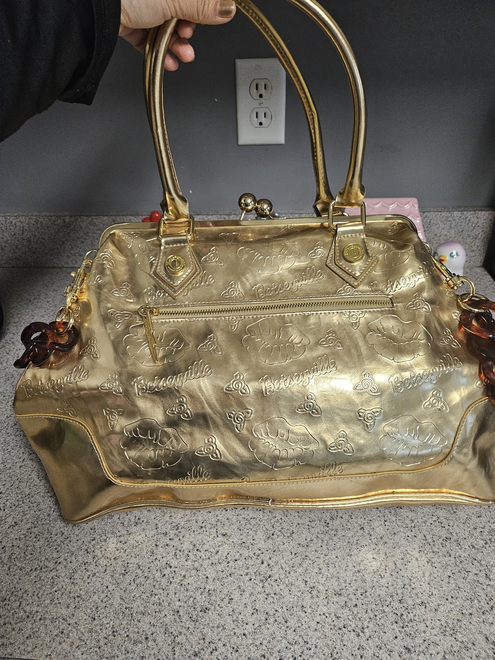 Rare Vintage Y2K Betseyville by Betsey Johnson Metallic Gold Kiss-Lock Bag ✨ - Picture 15 of 16